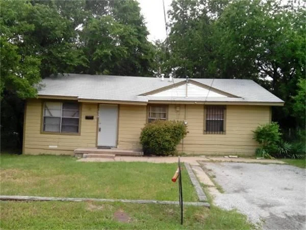 Unit for sale at 1607 Gibbons Street, Greenville, TX 75401