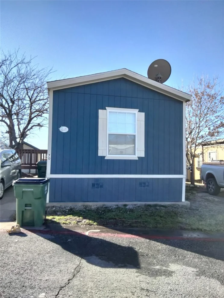 Unit for sale at 709 N Collins Freeway, Howe, TX 75459