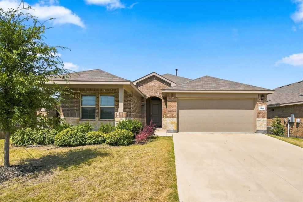 Unit for sale at 5912 Piedrosa Court, Denton, TX 76226