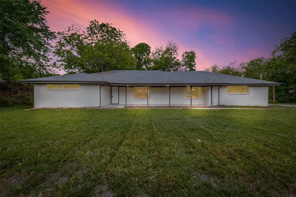 Unit for sale at 515 John Arden Drive, Waxahachie, TX 75165