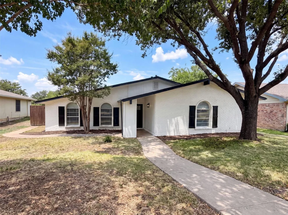 Unit for sale at 3111 Windsor Road, Carrollton, TX 75007