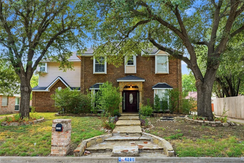 Unit for sale at 4201 Briar Hill Drive, Grand Prairie, TX 75052