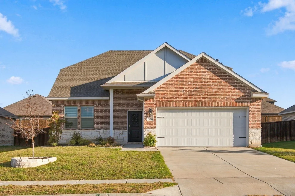 Unit for sale at 604 Brook View Drive, Van Alstyne, TX 75495