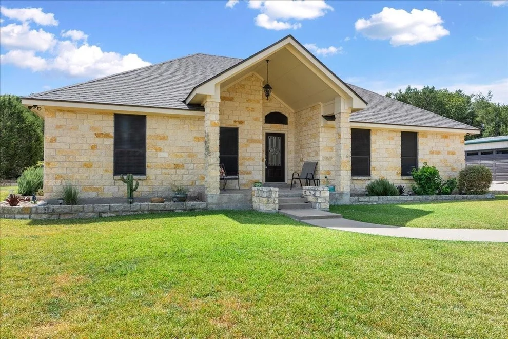 Unit for sale at 1110 W 23rd Street, Clifton, TX 76634