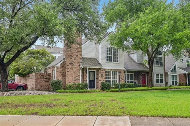 Unit for sale at 17905 Windflower Way, Dallas, TX 75252