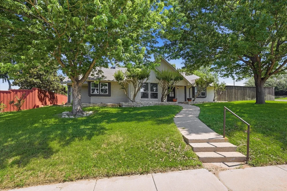 Unit for sale at 2625 Ramblewood Drive, Carrollton, TX 75006