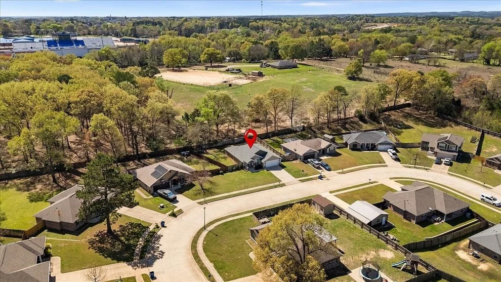 Unit for sale at 307 Mission Crest Circle, Lindale, TX 75771