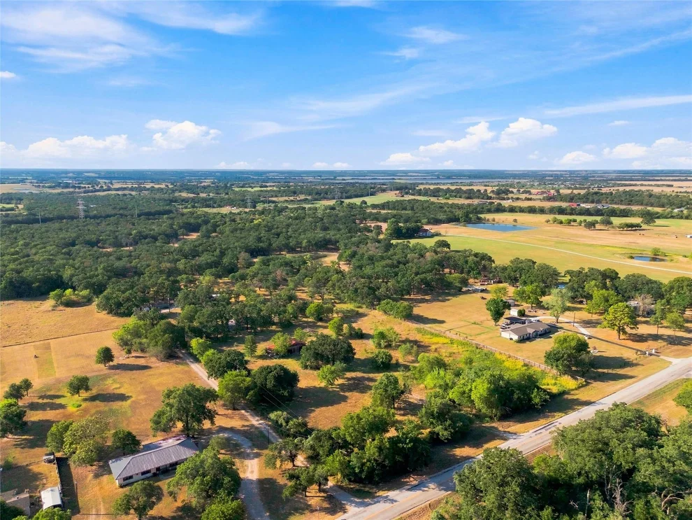 Unit for sale at 1056 E Central, Golinda, TX 76655