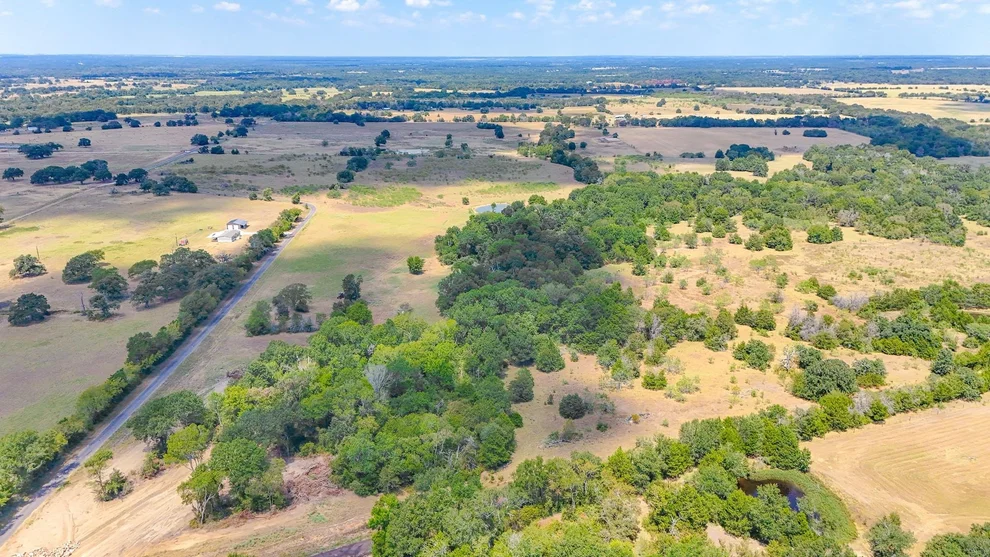 Unit for sale at 572 LCR 424, Groesbeck, TX 76642