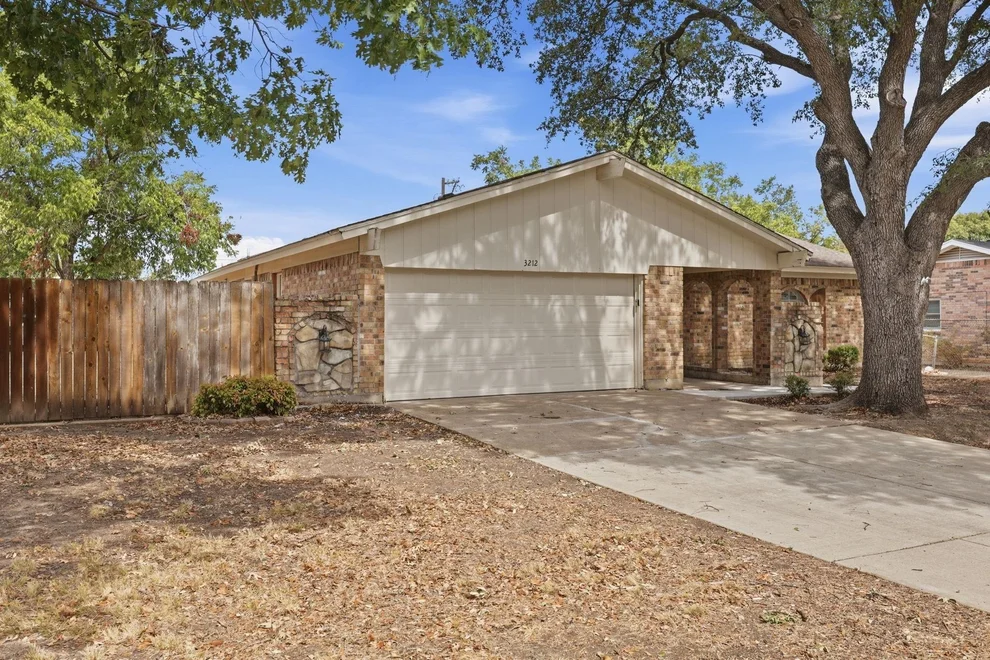 Unit for sale at 3212 Glenmont Drive, Fort Worth, TX 76133