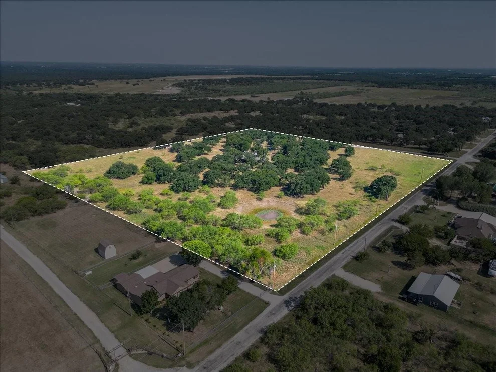 Unit for sale at 2136 Hayes Road, Mineral Wells, TX 76067