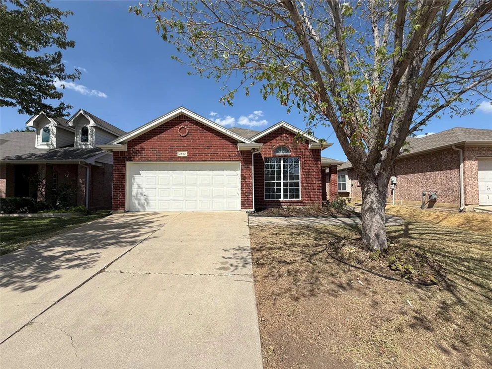 Unit for sale at 2617 Silver Hill Drive, Fort Worth, TX 76131