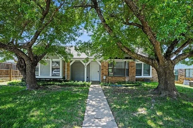 Unit for sale at 1022 Cedar Run Drive, Duncanville, TX 75137