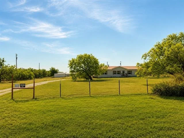 Unit for sale at 155 N Swanson Road, Mineral Wells, TX 76067