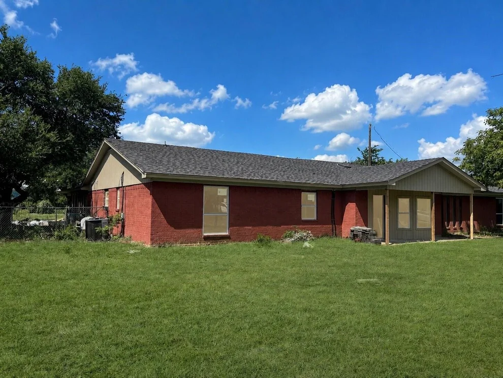 Unit for sale at 825 Alan Drive, Burleson, TX 76028
