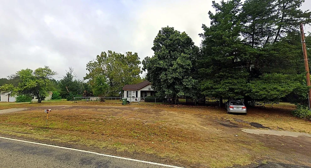 Unit for sale at 906 W Rusk Street, Mount Enterprise, TX 75681