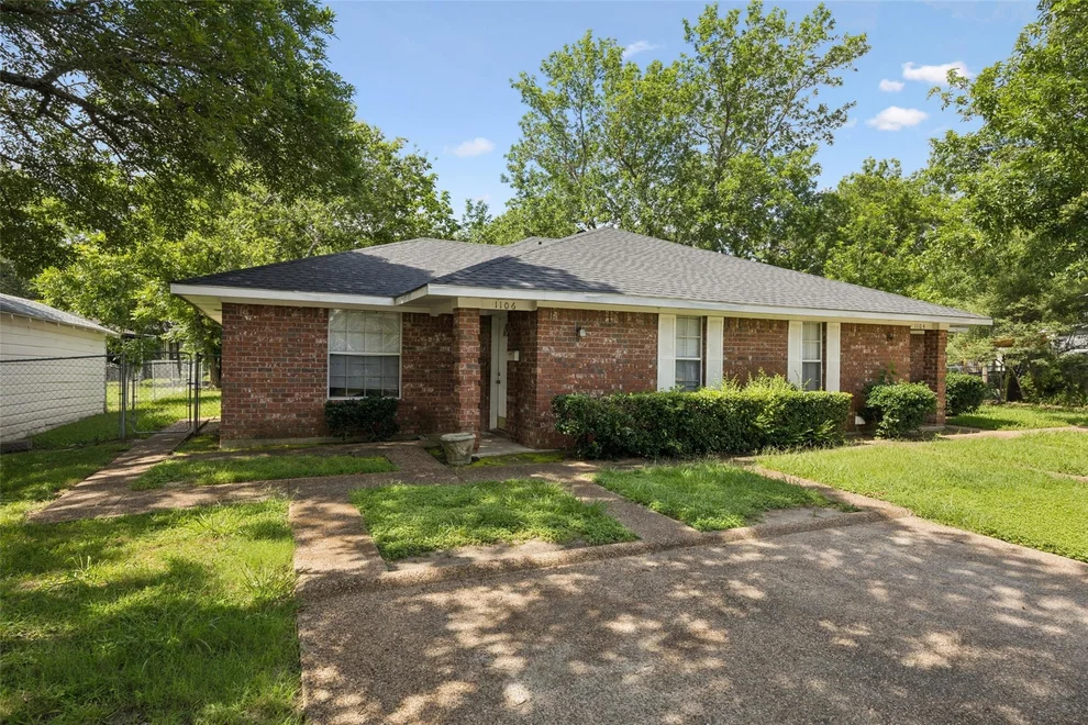 Unit for sale at 1104 E High Street, Terrell, TX 75160