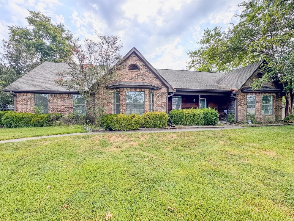 Unit for sale at 204 Briarwood Street, Sulphur Springs, TX 75482