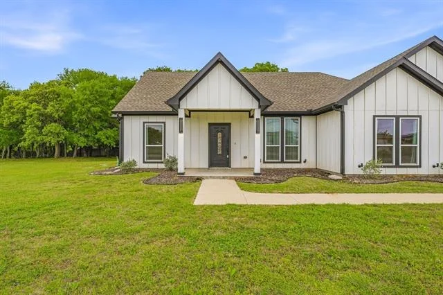 Unit for sale at 6106 Moose Drive, Granbury, TX 76048