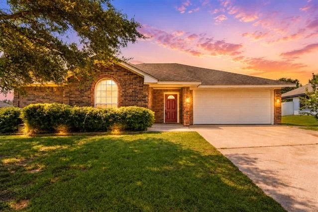 Unit for sale at 104 W Jade Drive, Hewitt, TX 76643