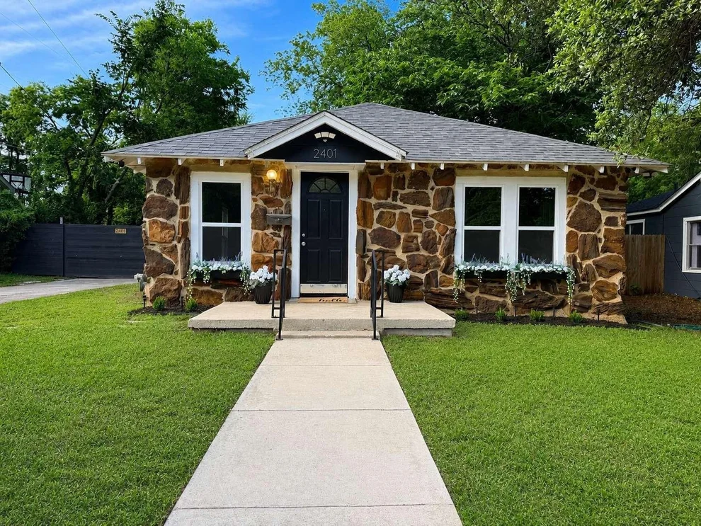 Unit for sale at 2401 Lillian Street, Fort Worth, TX 76111