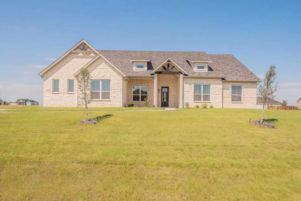 Unit for sale at 10611 Winter Wheat Lane, Venus, TX 76084