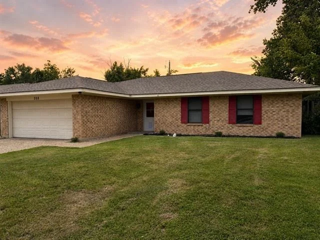 Unit for sale at 208 Gladstone Avenue, Corsicana, TX 75110