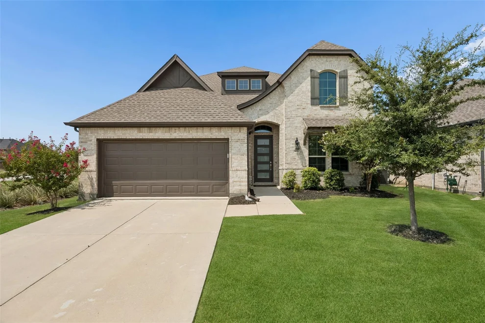 Unit for sale at 621 Hummingbird Drive, Celina, TX 75009