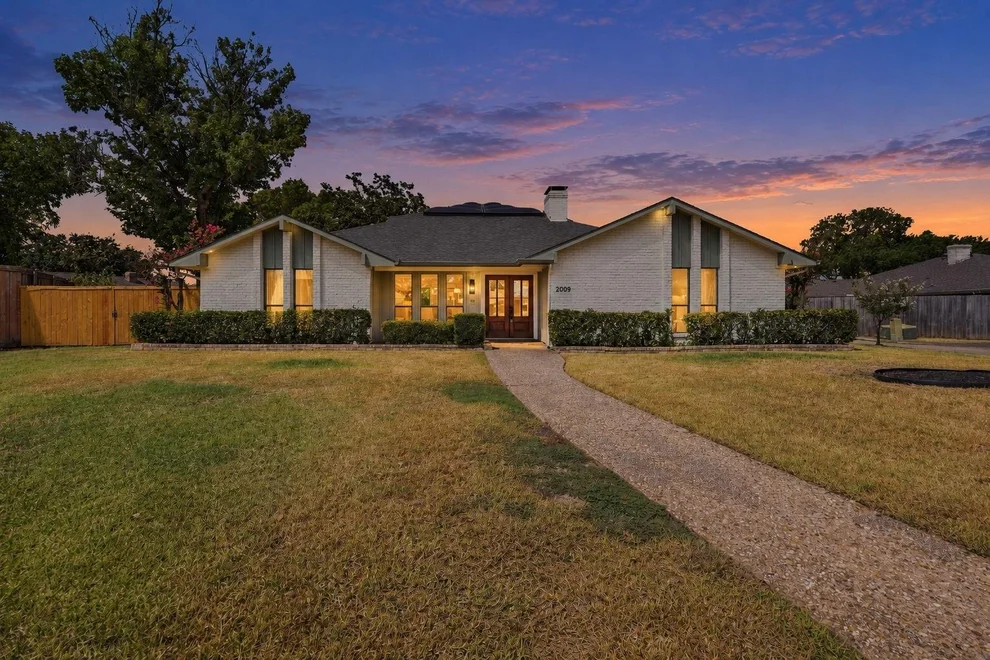 Unit for sale at 2009 Pueblo Court, Plano, TX 75074