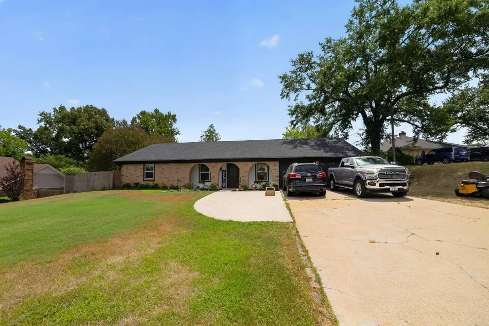 Unit for sale at 1002 Forest Hills Street, Gladewater, TX 75647