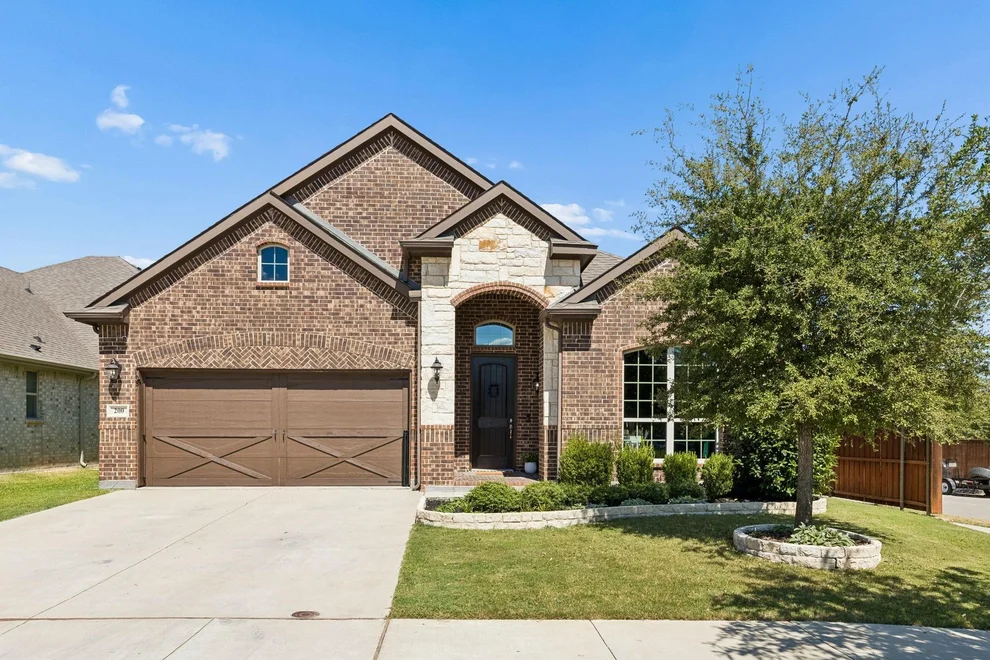 Unit for sale at 200 Gill Point Lane, Aledo, TX 76008