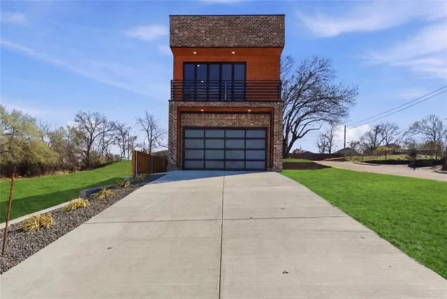Unit for sale at 1402 Hutchins Avenue, Dallas, TX 75203