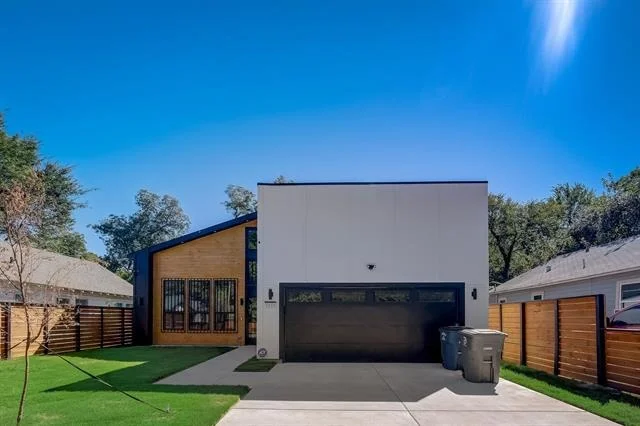 Unit for sale at 2618 Carpenter Avenue, Dallas, TX 75215