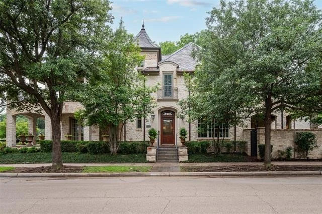 Unit for sale at 3900 Shannon Lane, University Park, TX 75205