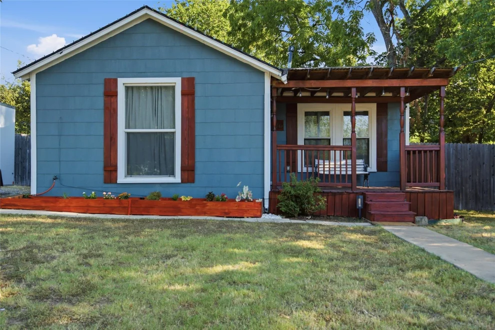 Unit for sale at 116 W 7th Street, Weatherford, TX 76086