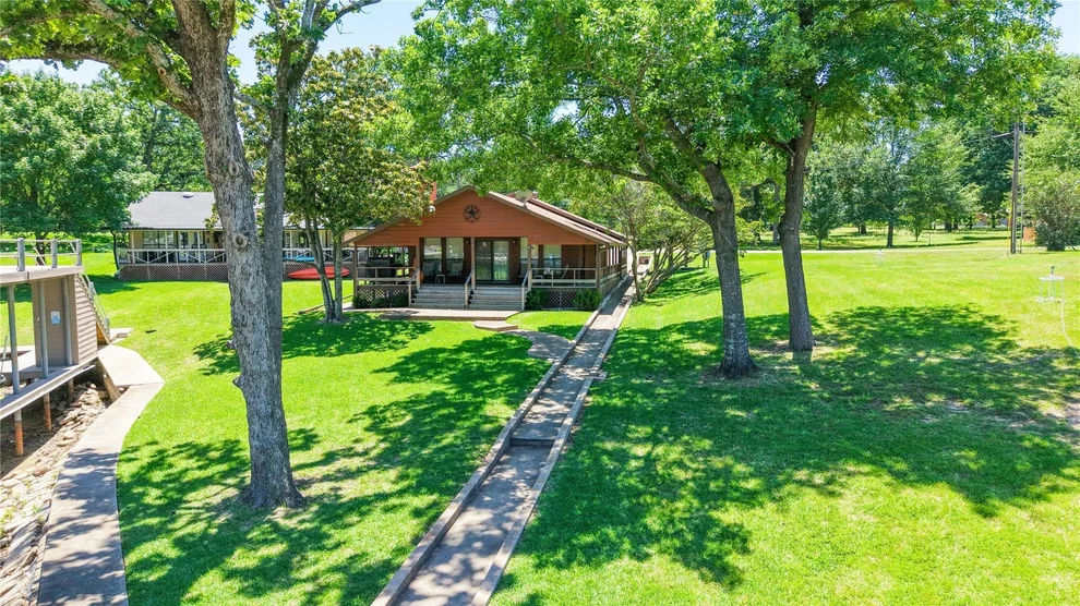 Unit for sale at 1524 Villa Cove Drive, Tool, TX 75143