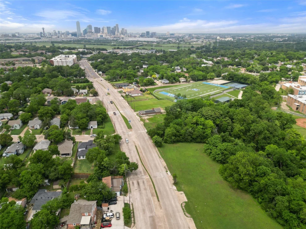 Unit for sale at 654 S Corinth Street Road, Dallas, TX 75203