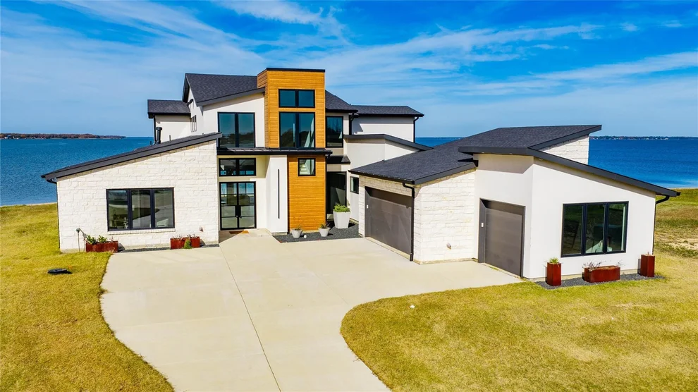 Unit for sale at 104 Mary Court, Gun Barrel City, TX 75156