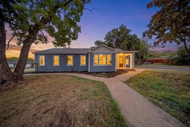Unit for sale at 610 N Shawnee Street, Ennis, TX 75119