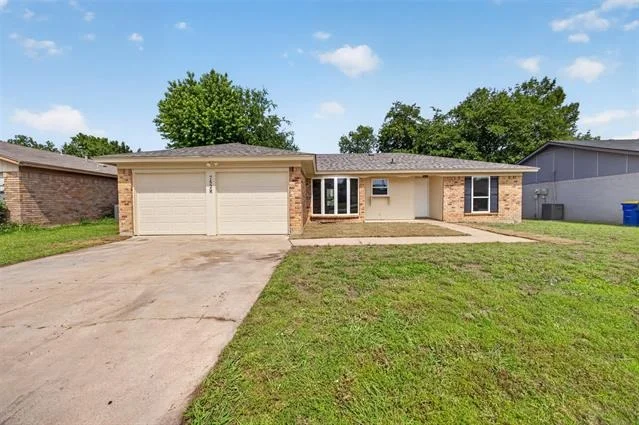 Unit for sale at 7528 Meadowlark Lane N, Watauga, TX 76148
