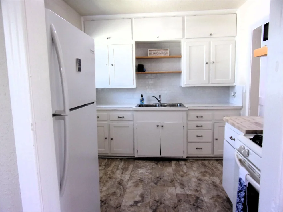 Unit for sale at 1902 W Dry Street, San Saba, TX 76877