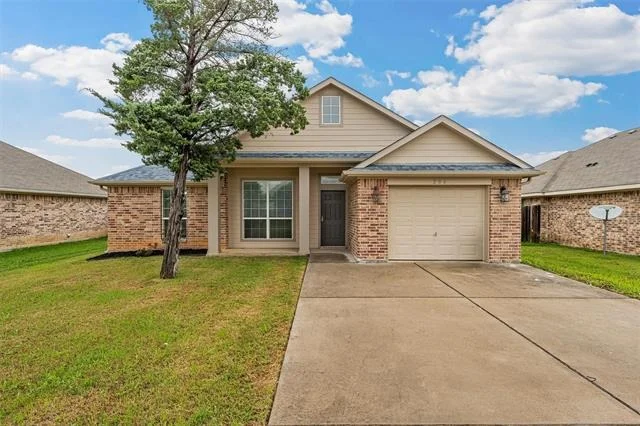 Unit for sale at 204 Hawk Ridge, Lacy Lakeview, TX 76705