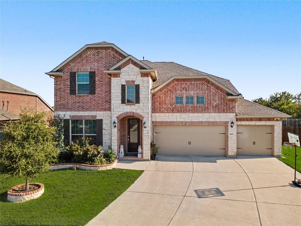 Unit for sale at 10011 Sovereign Drive, Frisco, TX 75035