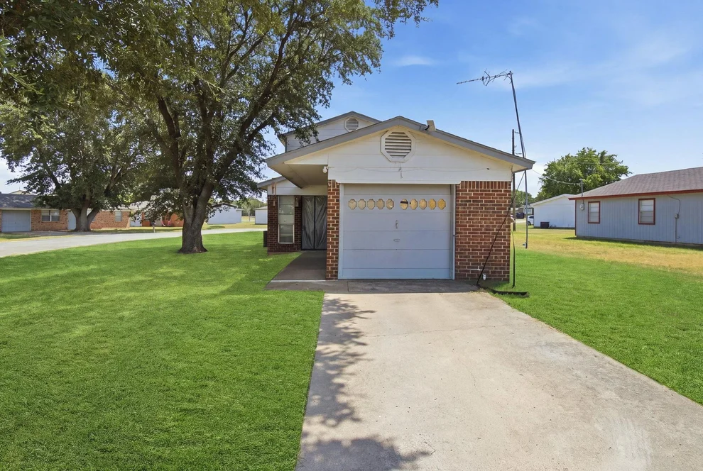 Unit for sale at 1537 Coral Cut Off, Pelican Bay, TX 76020