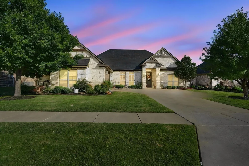 Unit for sale at 105 Piper Parkway, Waxahachie, TX 75165