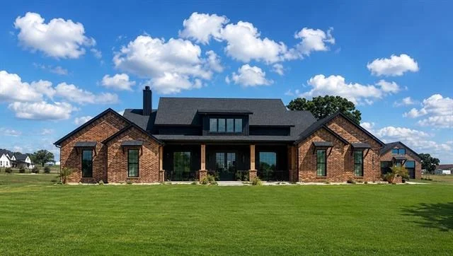 Unit for sale at 2032 Pinetree Post, Weatherford, TX 76087