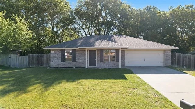 Unit for sale at 208 Shelley, Lindale, TX 75771