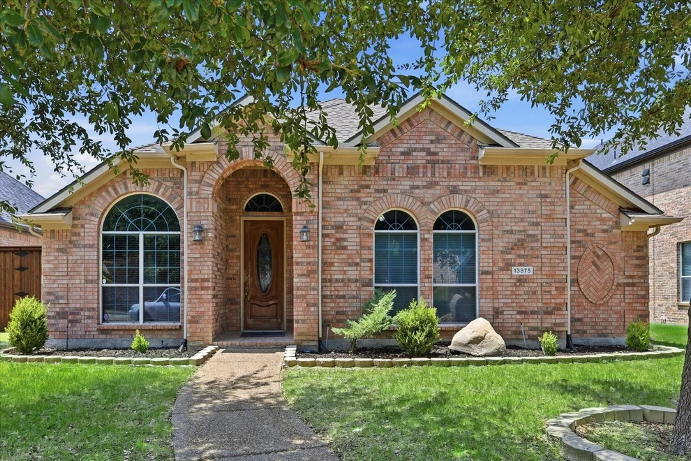 Unit for sale at 13875 Valley Mills Drive, Frisco, TX 75033