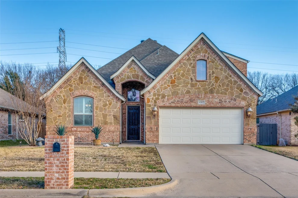 Unit for sale at 8312 Teja Trail, Benbrook, TX 76126