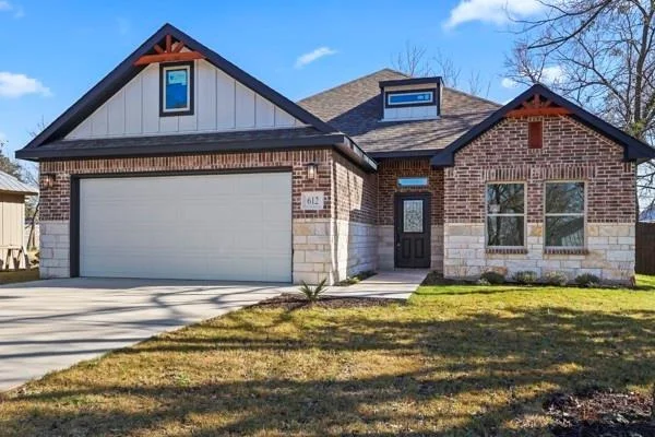 Unit for sale at 612 N US Highway 69, Celeste, TX 75423